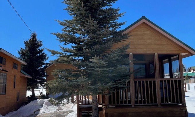 Mammoth Creek Cabin | Cabins by Panguitch Lake: Where Rustic Charm Meets Amazing Fishing!