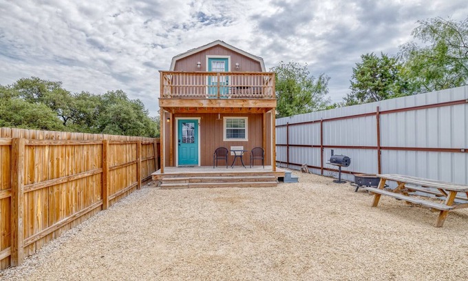 Concan Cabin | Cabins by the Frio River - River Rock Cabin #5