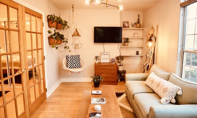 Fallbrook Cottage | Cactus Garden Cottage…Best Location!