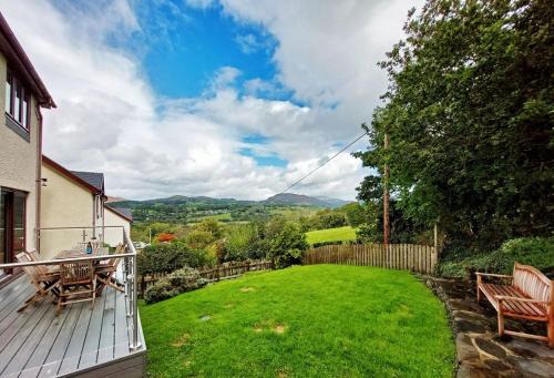 Dolgellau House | Caer Dderwen Oak Field family home in Dolgellau