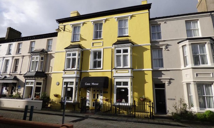 Bont Newydd House | Caer Menai