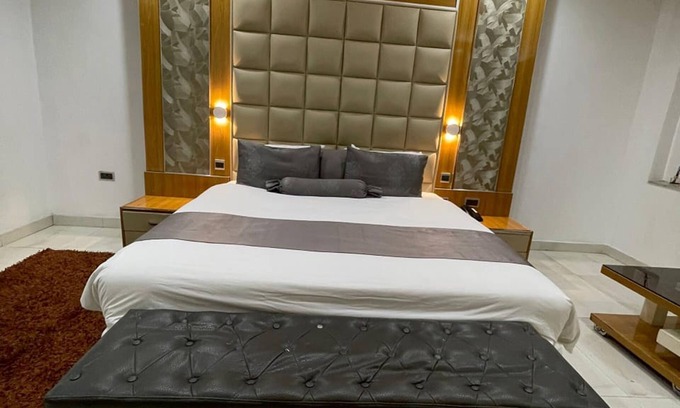 Lekki Phase 1 Hotel | Caeser's Luxury Hotel