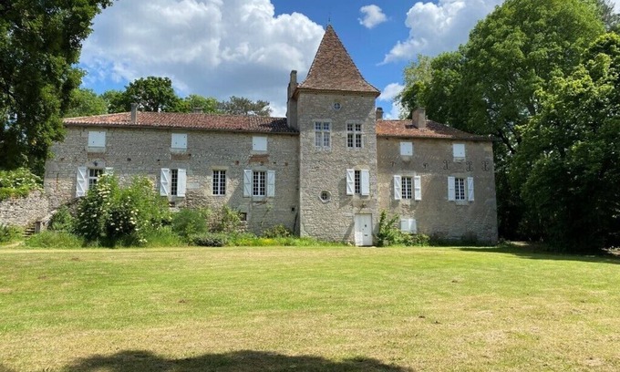 Douelle Villa | CAHORS - Family Manor