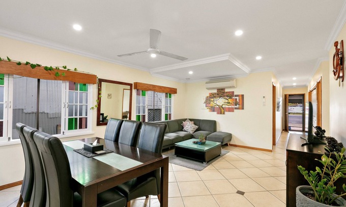 Parramatta Park House | Cairns Central Walking Distance "Ground Floor"