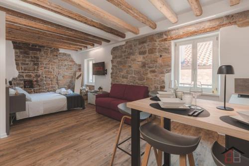 Muggia Apartment | CALLE DE BERNARDIS 2 l BB APARTMENTS TRIESTE