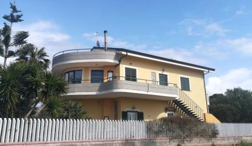Laura House | CALLIMACO'S HOME Comfort e Deluxe
