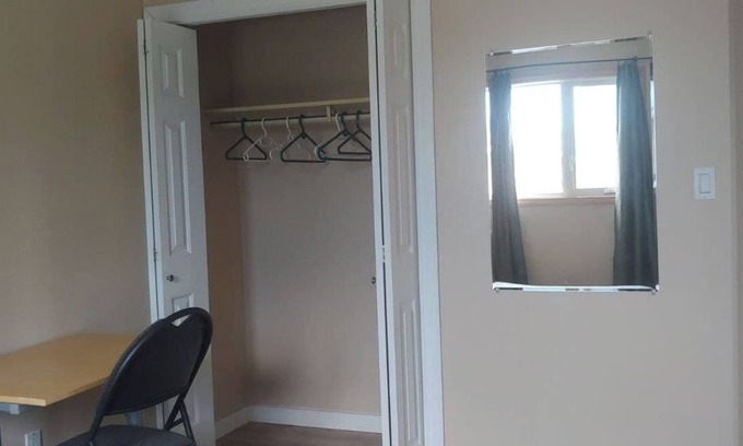 Southeast Edmonton House | CALM AND CLEAN PLACE TO STAY