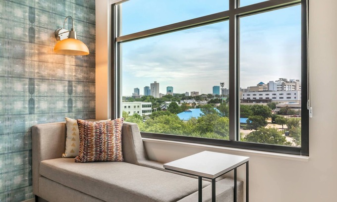 Fort Worth Hotel | Cambria Hotel Fort Worth - Medical Center