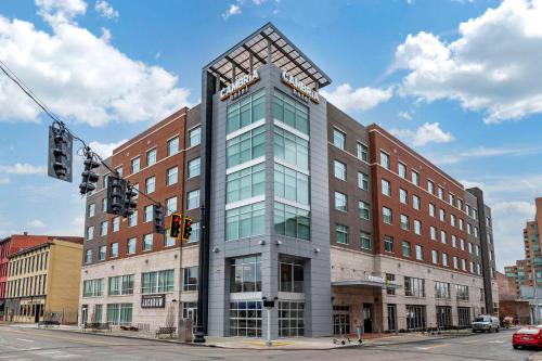 Downtown Louisville Hotel | Cambria Hotel Louisville Downtown-Whiskey Row