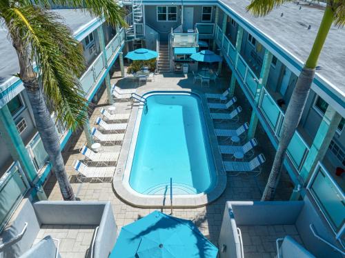 Clearwater Beach Hotel | Camelot Beach Suites