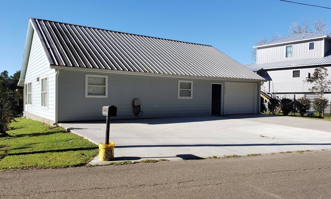 Killian House | Camp on water Tickfaw River