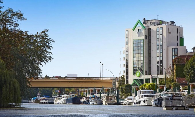 Le Port sous la Lune Hotel | Campanile Nogent-Sur-Marne