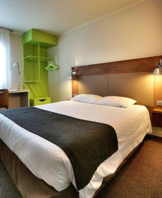 Chaville Hotel | Campanile Paris Ouest - Chaville