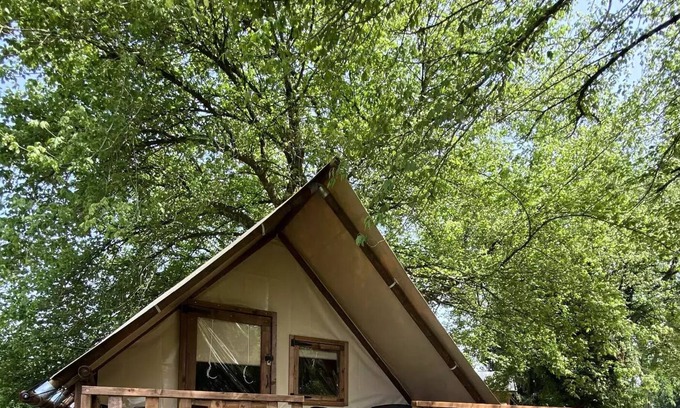 Saint-Amand-Montrond Ski Chalet | Camping Canal de Berry *** - Classic Amazon Lodge on stilts 3 rooms 4 people Without sanitary facilities