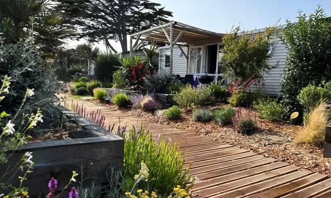 Brignogan-Plage House | Camping La Côte des Légendes * - Aromatic garden cottage - 2 bedrooms 5 people