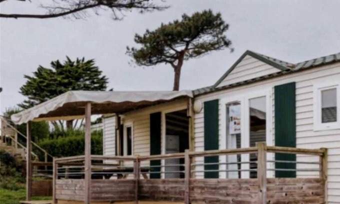 Pleumeur-Bodou House | Camping - Piscine - efadda