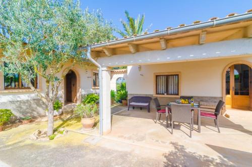 Campos Villa | Can Estelrich- Sant Blai