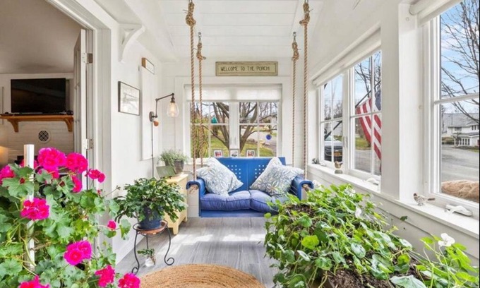 Canandaigua Villa | Canadaigua Lakeview retreat: Beach, Wineries, CMAC