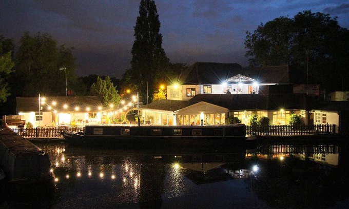 Hillingdon House | Canal Cottages