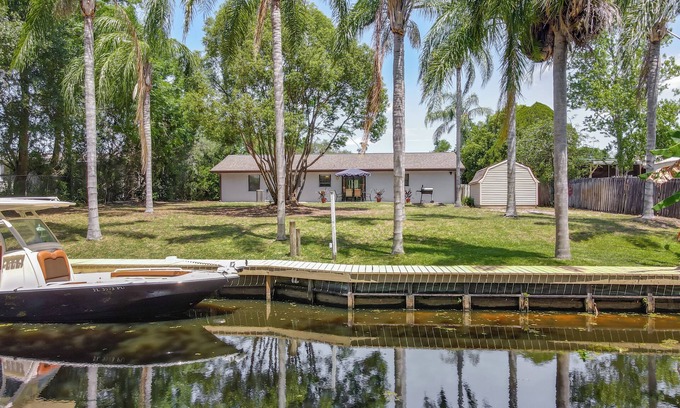 Leesburg House | Canal Front Home on the Harris Chain of Lakes!