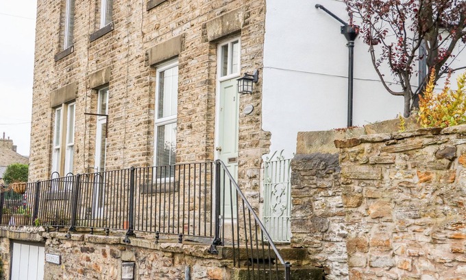 Kildwick Cottage | Canalside Cottage