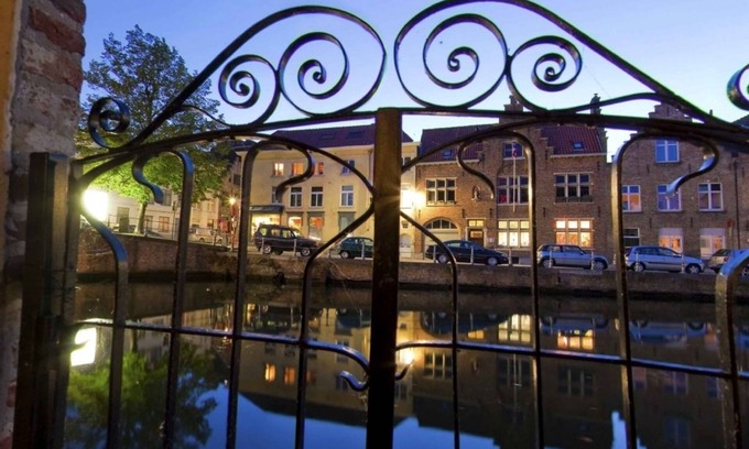 Historical Center Bruges Hotel | Canalview Hotel Ter Reien