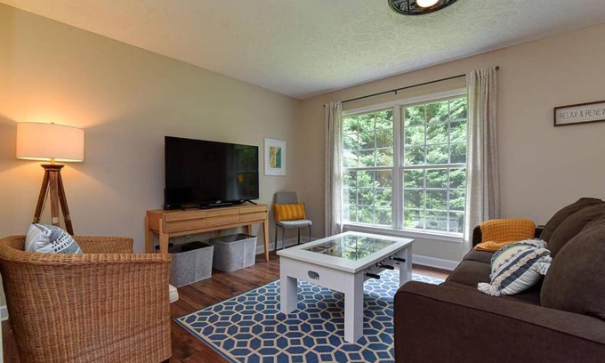 Oakley House | Candlestick