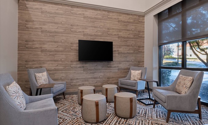 Crestline Heights Hotel | Candlewood Suites Birmingham - Inverness by IHG