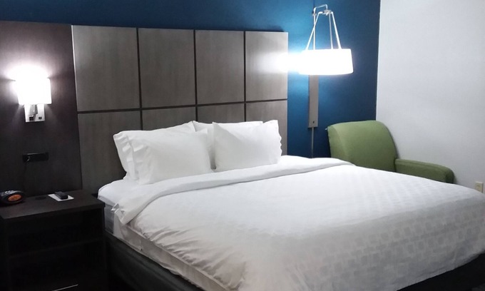 Alcoa Hotel | Candlewood Suites Knoxville Airport-Alcoa by IHG