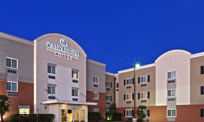 Pearland Hotel | Candlewood Suites Pearland by IHG