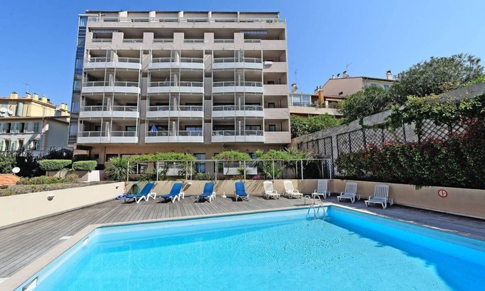 Le Suquet Apartment | CANNES SUQUET WITH GARDEN & POOL FIEW MINUTES TO FILM FESTIVAL PALAIS & BEACH