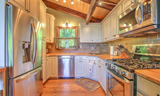 Franconia House | Cannon Mtn Family Retreat w/Deck, Close to Hiking