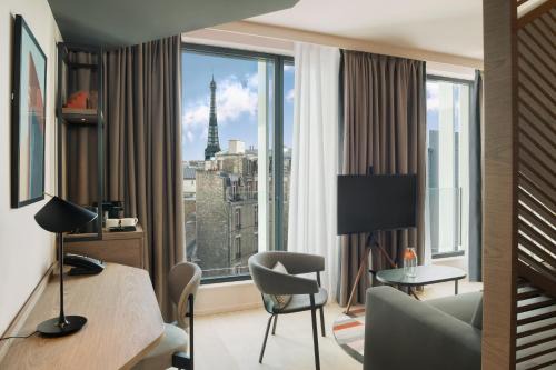 Porte-Dauphine Hotel | Canopy By Hilton Paris Eiffel Tower