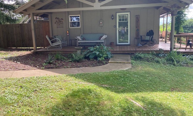 Rockbridge Cottage | Cantwell Cliffs Cottage