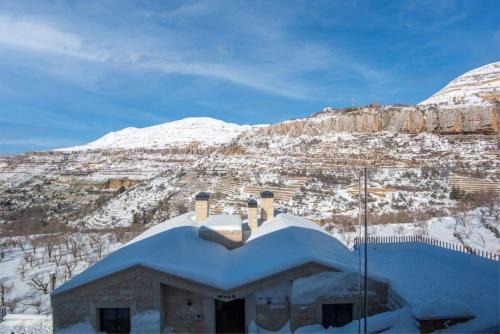 Kfardebian Apartment | Canyon - 1 BR Apt by The Valley in Kfardebian