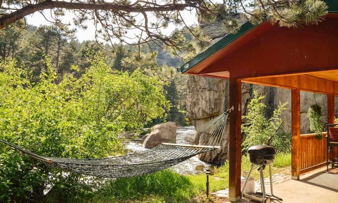 Drake Cabin | Canyon Cabin (Unit 17) at The Woolly Bugger Inn