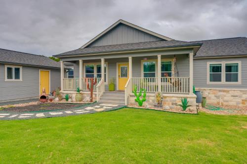 Canyon Lake House | Canyon Lake Home with Spacious Deck and Backyard!