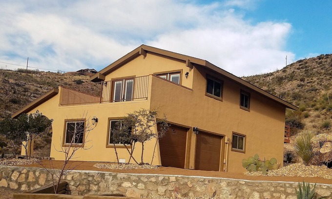 Alamogordo House | Canyon Vista Home, exclusive neighborhood with magnificent views of White Sands