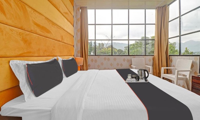 Bullawala Hotel | Capital O Majestic Inn