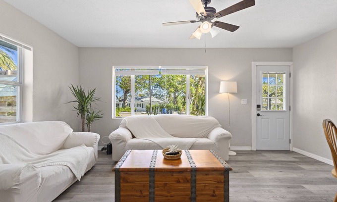West Bradenton Apartment | Captain’s Quarters | Dog | Near AMI | Near IMG | Patio | TV