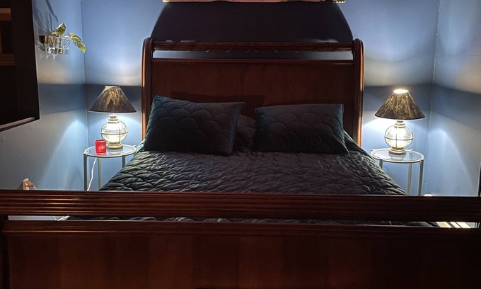 West Creek Bed & Breakfast | Captain's Quarters Private Studio w full bath West Creek LBI Tuckerton