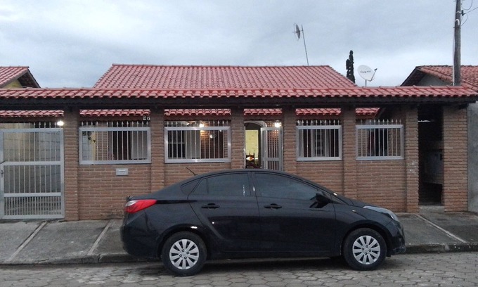 Praia das Palmeiras House | CARAGUATATUBA HOUSE WITH 4 BEDROOMS 5 MINUTES FROM PALMEIRAS BEACH, 5 FROM CIGARRA!