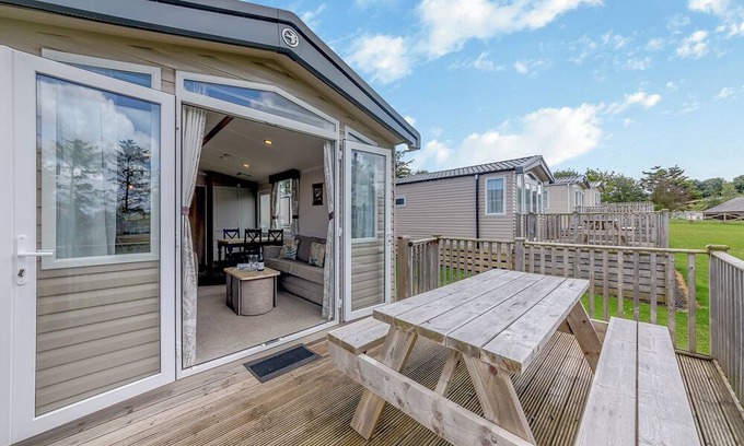 Waren Mill House | Caravan with one double and one twin.