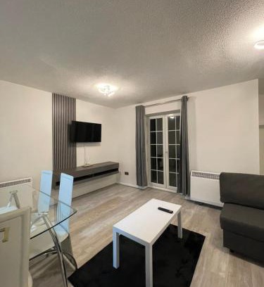 Grangetown Apartment | Cardiff bay apartment with parking