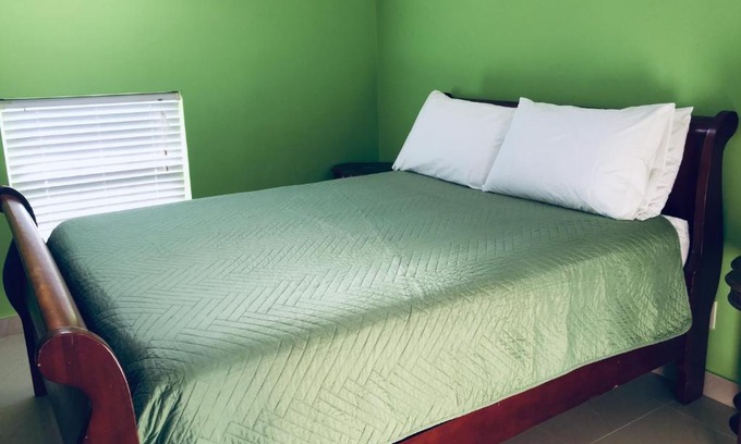 Leeward Settlement Apartment | Carib Club Second Floor C