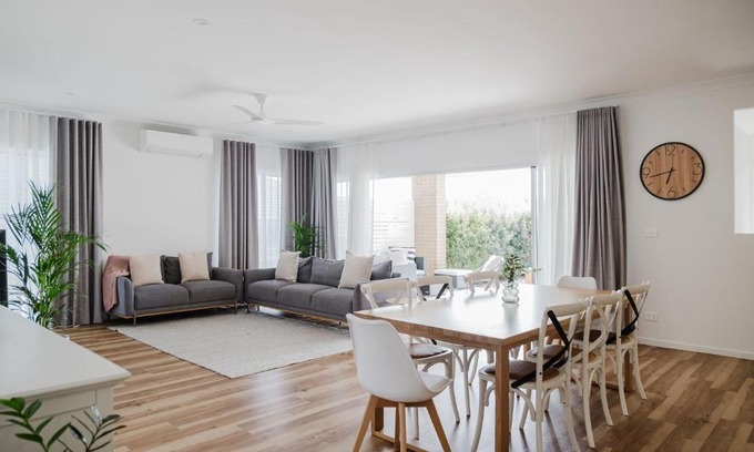 Narrawallee House | Carinya at Narrawallee