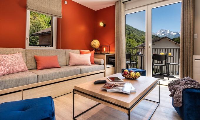 Brides-les-Bains Ski Chalet | Carline Apartment * - 3 Vallées : Ski, Spa