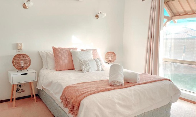 Brockman House | Carnarvon 3BR & 2BA Holiday House