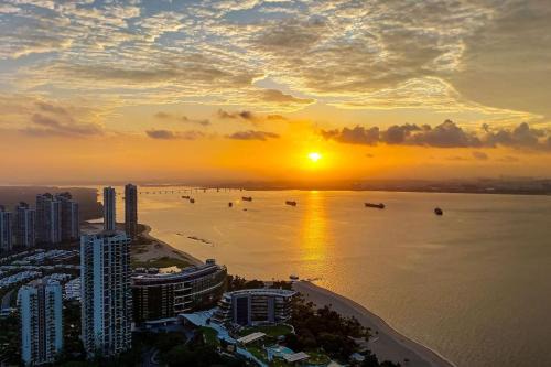 Gelang Patah Apartment | Carnelian Tower Hotel at ForestCity 4118 with WIFI