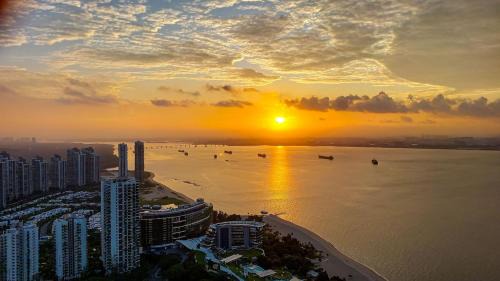Gelang Patah Apartment | Carnelian Tower Hotel at ForestCity 4108 with WIFI